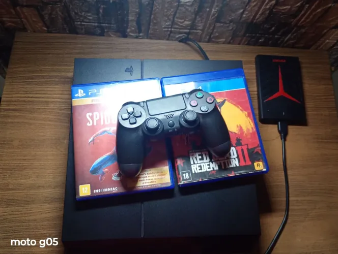 PS4 FAT de 500 + HD externo de 500 GB + dois jogos