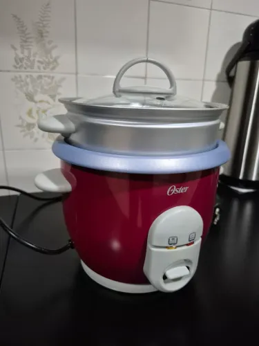 Panela Elétrica de Arroz Oster Facile Vermelha com Vapor
