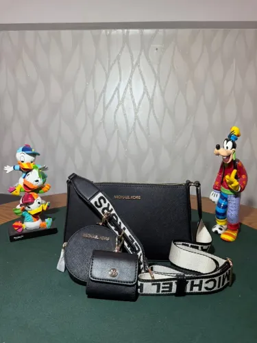 Bolsa Michael Kors nova com etiqueta