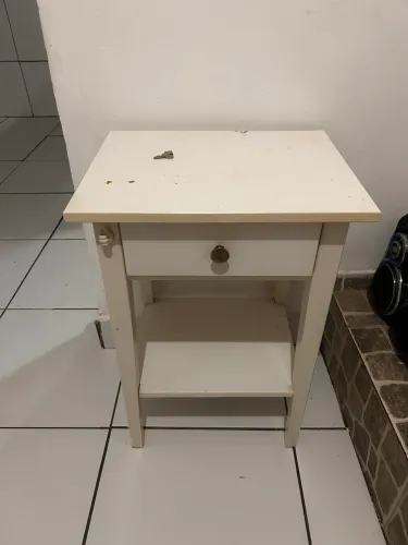 Mesinha de cabeceira