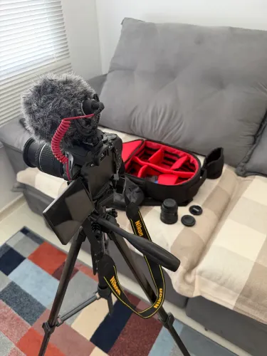 MÁQUINA DSLR NIKON D5600