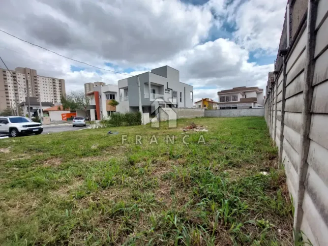Terreno Condomínio em Jacareí
