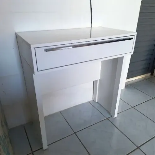 Escrivaninha / Penteadeira Compacta Branca Ótimo Estado!