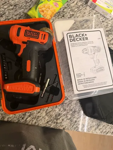 Parafusadeira Black+Decker LD12S com Kit de 13 Acessórios e Bateria 12