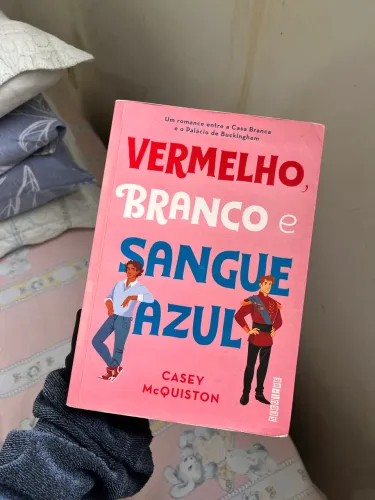 Livro - Vermelho branco e sangue azul. 