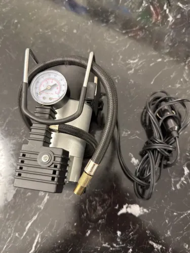Mini Compressor de Ar Portátil 12V B-MAX - Encher Pneu Carro/Moto