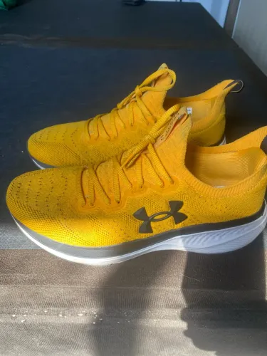 Tenis under armour slight 2