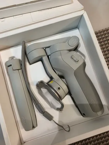 DJI Osmo Mobile 4 Estabilizador Dobrável Magnético com Active Track 3.0