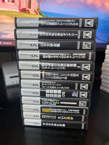 Lote com 12 jogos e softwares japoneses Nintendo DS