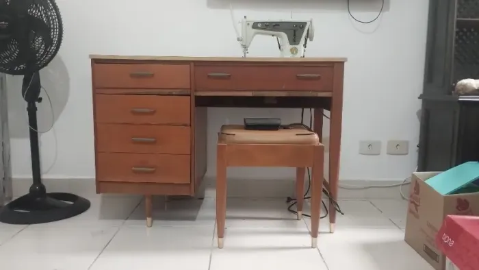 Máquina de Costura SINGER ANTIGA