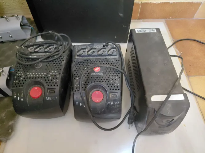 Vendo noobreak sucata 3 50 reais