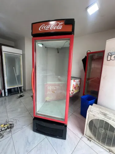 VENDO EXPOSITOR SUPRR CONSERVADO COM GARANTIA