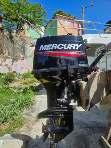 Motor de popa Mercury 50 HP - Quase Zero! 2 Anos de Garantia com a Fábrica!