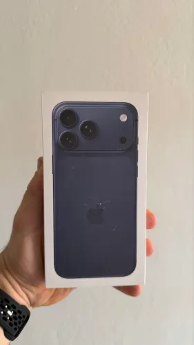 iPhone 17 pro max 