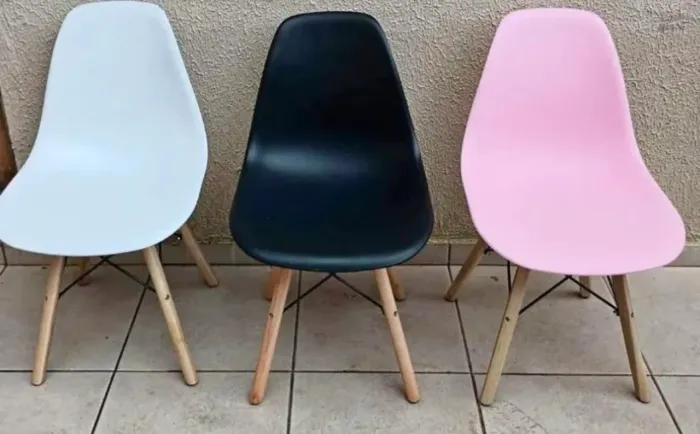 Cadeira Eames, perfeita para penteadeira, escrivaninha até mesmo cadeira de jantar 