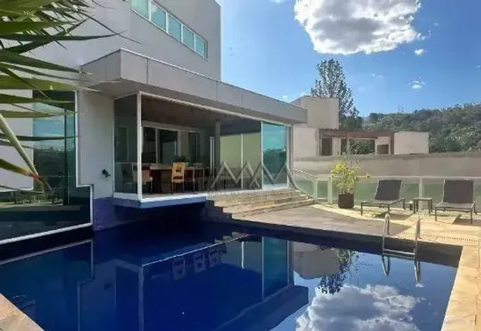 Casa à venda no Vila Del Rey | 310 m² - 4 suítes