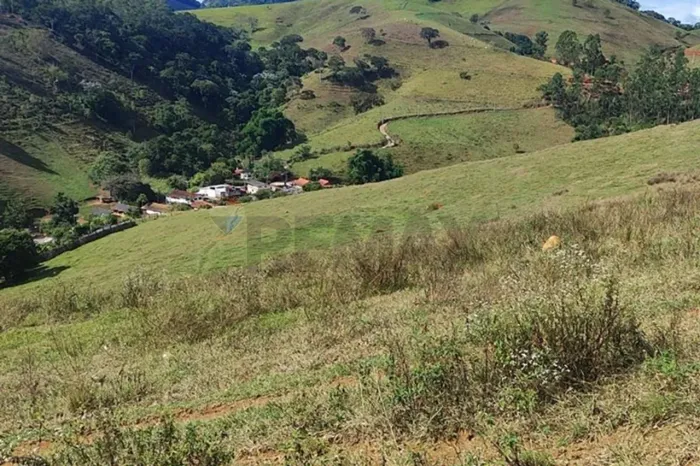 Terreno à Venda: Sonho e Tranquilidade no RJ
