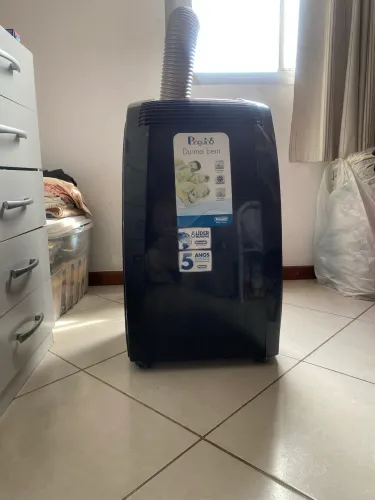 Ar-condicionado Portátil DeLonghi Pinguino Preto - Silencioso