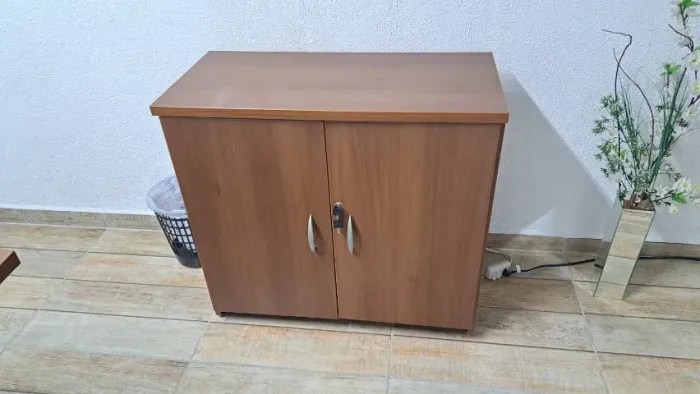 Armário para escritório 2 portas marrom