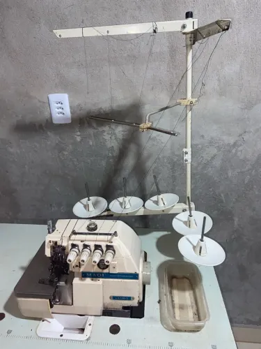 Vendo máquina de costura