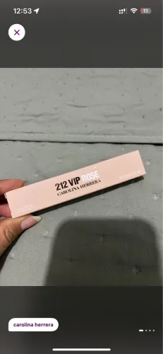 Caneta perfume 212 vip rose carolina herrera 10ml