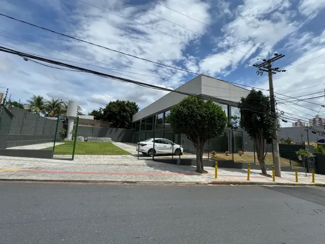 BJK ALUGA SALAS COMERCIAIS DE 65 M² E 130 M² EM GALERIA NA AV SÃO SEBASTIÃO-BAIRRO GOIABEI