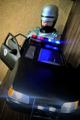 Rebocop Ford Taurus Police Car 1/6