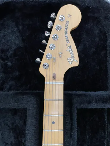 Guitarra Fender American Performer HSS