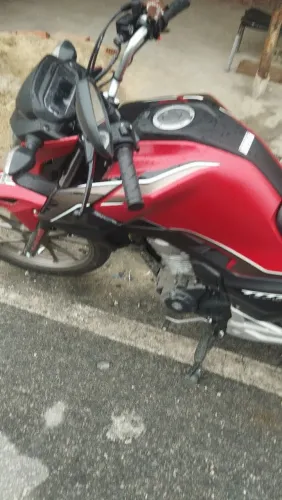 Vendo ou troco troco Titan 160 , 50 anos edição Premium