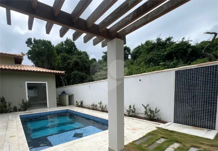 Condomínio com 3 quartos à venda em Caravelas - RJ
