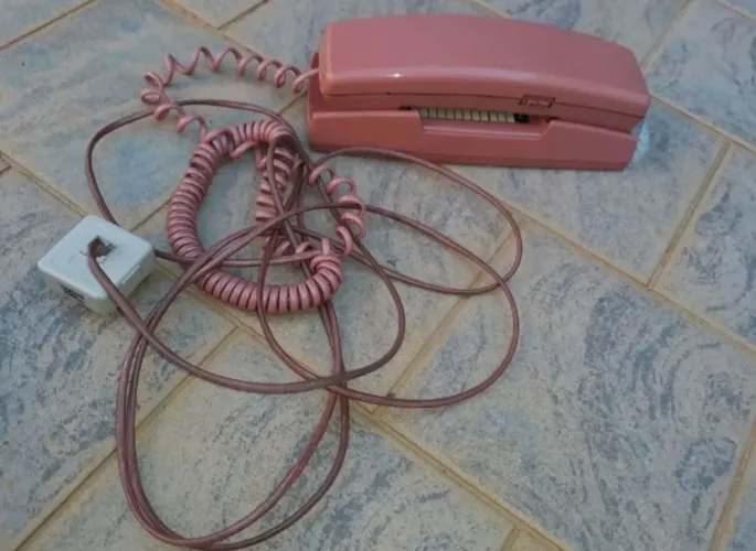 Telefone Antigo Rosa