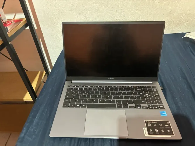 Samsung Galaxy Book4 Intel® Core? i3-1315U, Windows 11 Home, 8GB, 256GB SSD, UHD