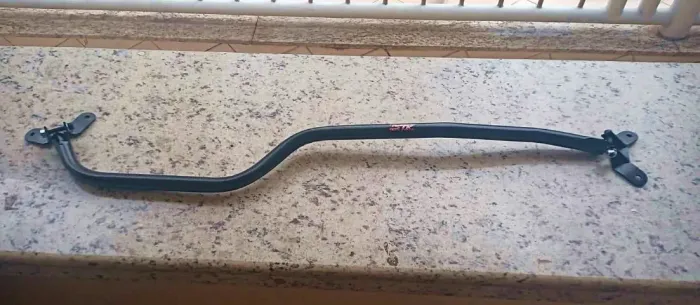 Barra anti torção Superior com desvio para bateria - VW Gol/Saveiro/Voyage/Parati G1 e San