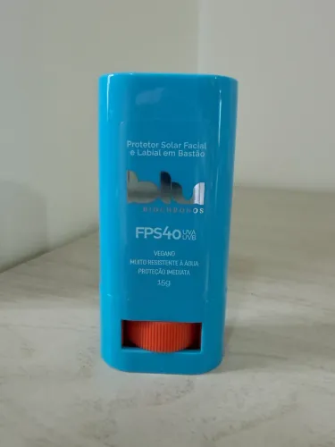 Protetor solar blu