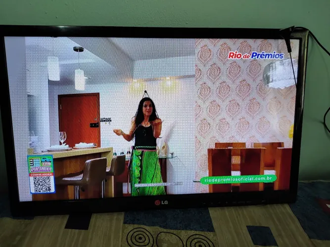 Tv LG 24 polegadas as vezes fica muda sozinha e pisca tela.