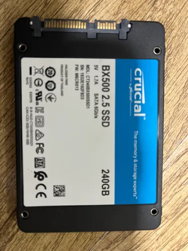 SSD Crucial 240GBs 