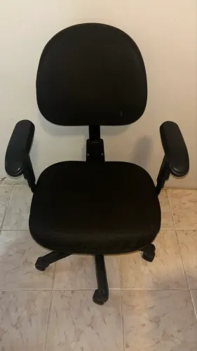 Cadeira de escritório acolchoada em Salvador 