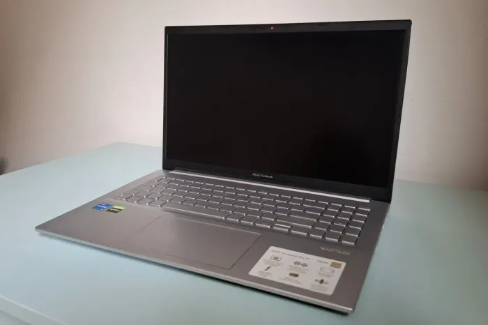 Notebook ASUS VivoBook Pro 15 - Peças / Sucata (Tela 100% sRGB e Carcaça Intactas)