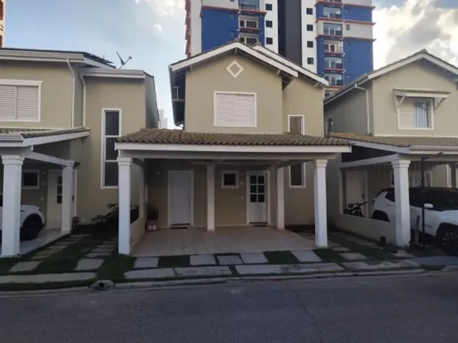 Vende-se casa em Villágio no Campolim 