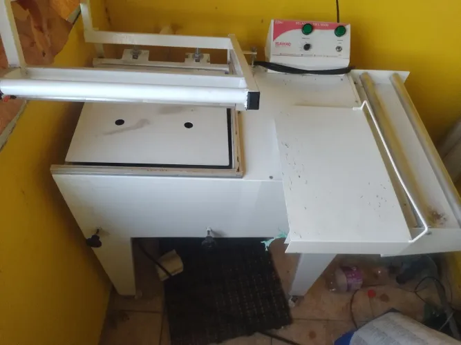 Seladora manual isamaq 220v praticamente nova
