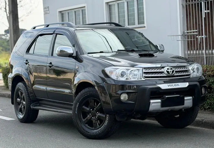 Toyota Hilux SW4 SRV D4-d 4X4 3.0 TDI Dies. AUT 2010