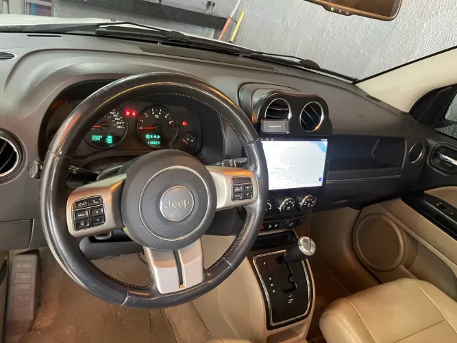 Jeep Compass Sport 2.0 16V 156cv 5P 2012