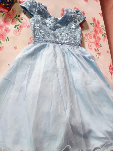 Vestido azul claro infantil 