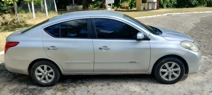 Nissan Versa SL 1.6 16V Flex Fuel 4P Mec. 2013