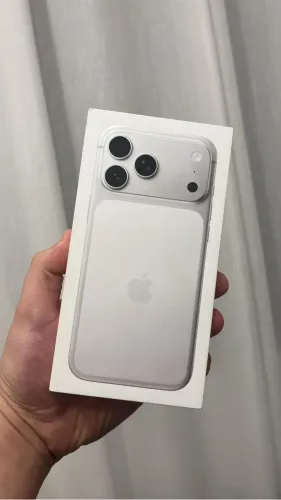 iPhone 17 pro Max - 256gb LACRADO
