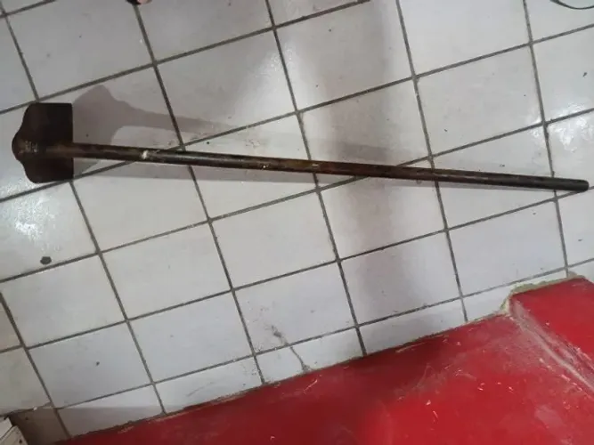 vendo 01  Enxada Larga 2.5, com Cabo usada por $ 45 reais aceito proposta  paulo wha