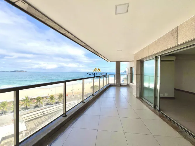 Cobertura duplex a poucos passos do mar Ipanema REF: CO0404