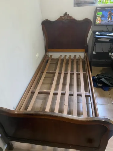 Cama madeira maciça