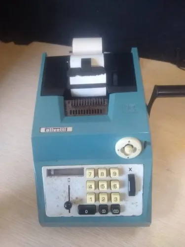MÁQUINA DE CALCULAR OLIVETTI