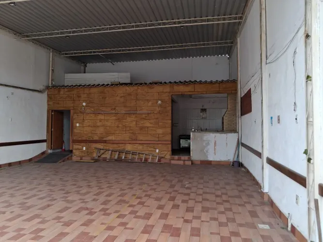 GALPÃO COMERCIAL PARA LOCAÇÃO - PÉ-DIREITO ALTO + POTENCIAL PARA MEZANINO
